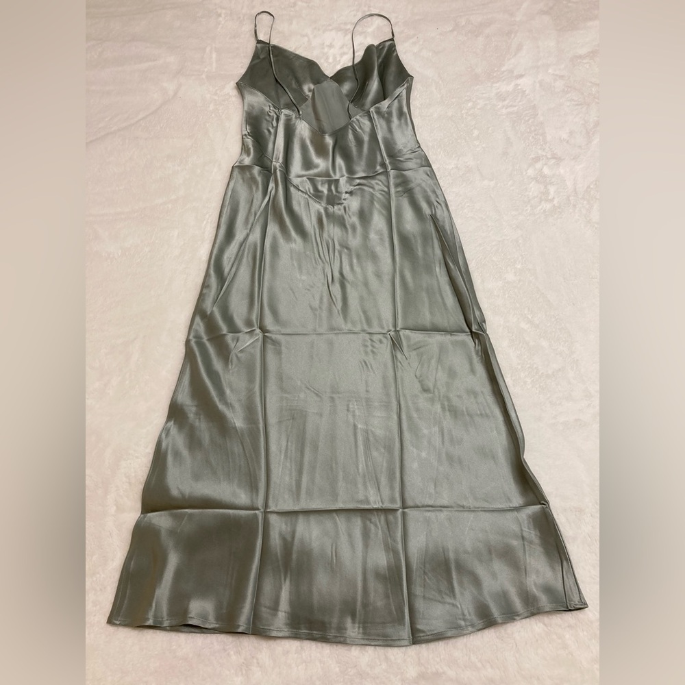Silk Maison dress - Picture 2 of 4